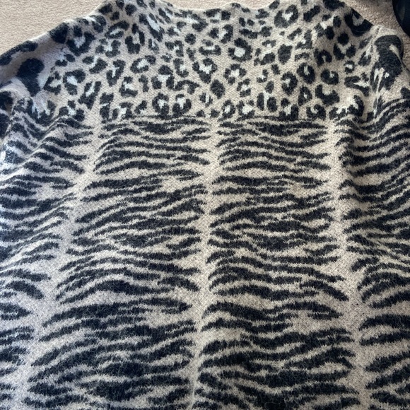 Size S Wildfox cardigan - Picture 3 of 3